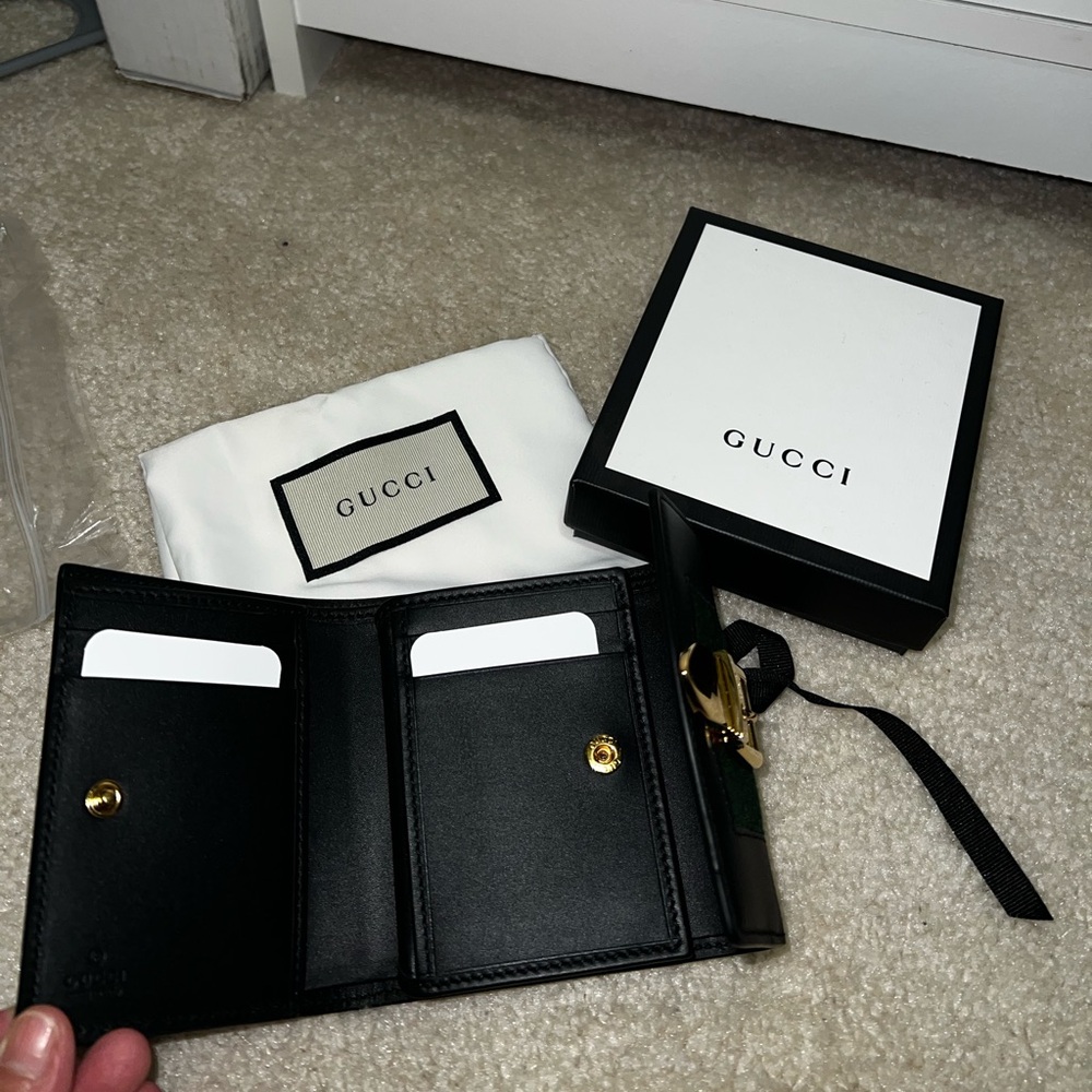 Brand new authentic GUCCI LEATHER WALLET
